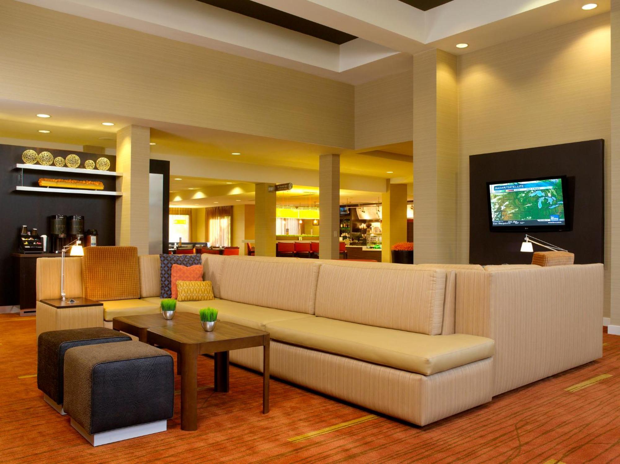 Courtyard Philadelphia/Langhorne Hotel Exterior foto
